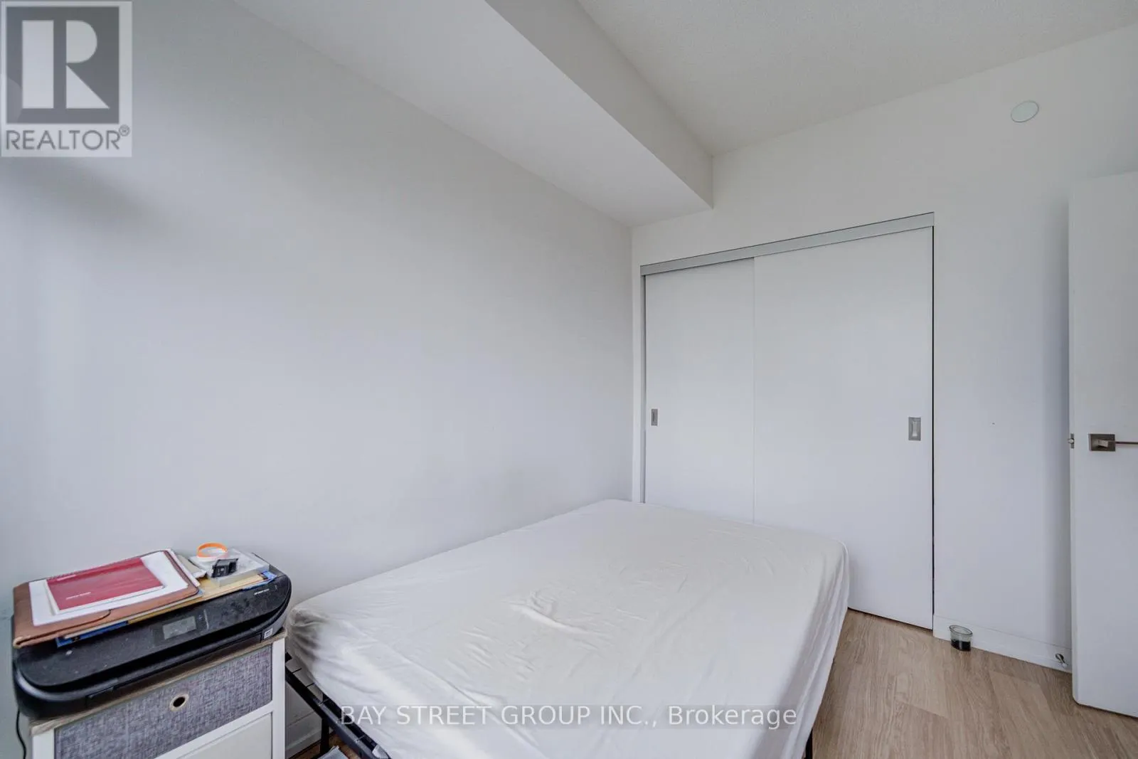 918 - 98 LILLIAN STREET