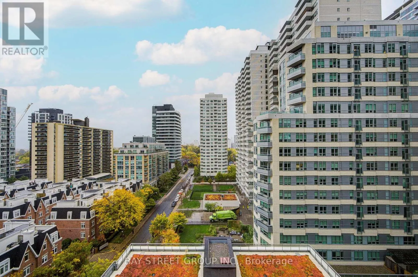 918 - 98 LILLIAN STREET