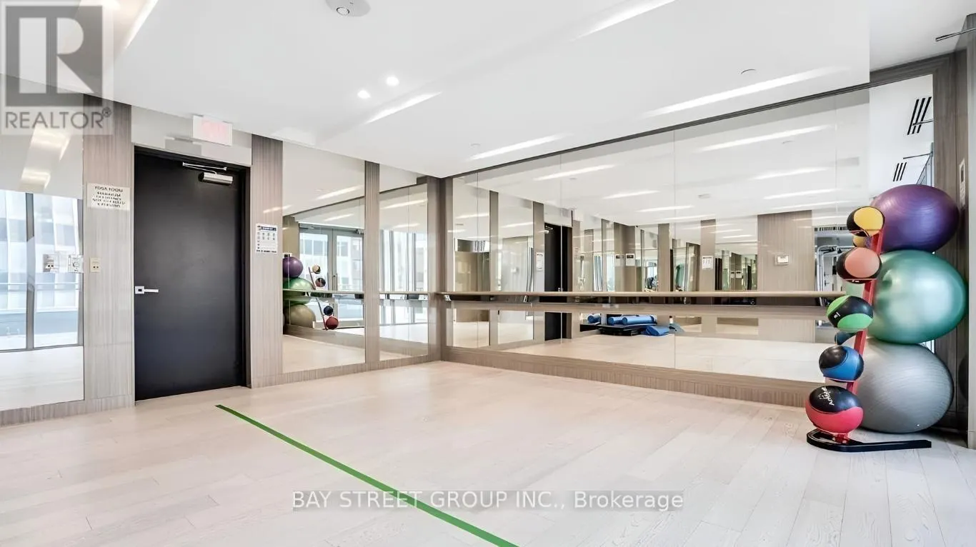 918 - 98 LILLIAN STREET