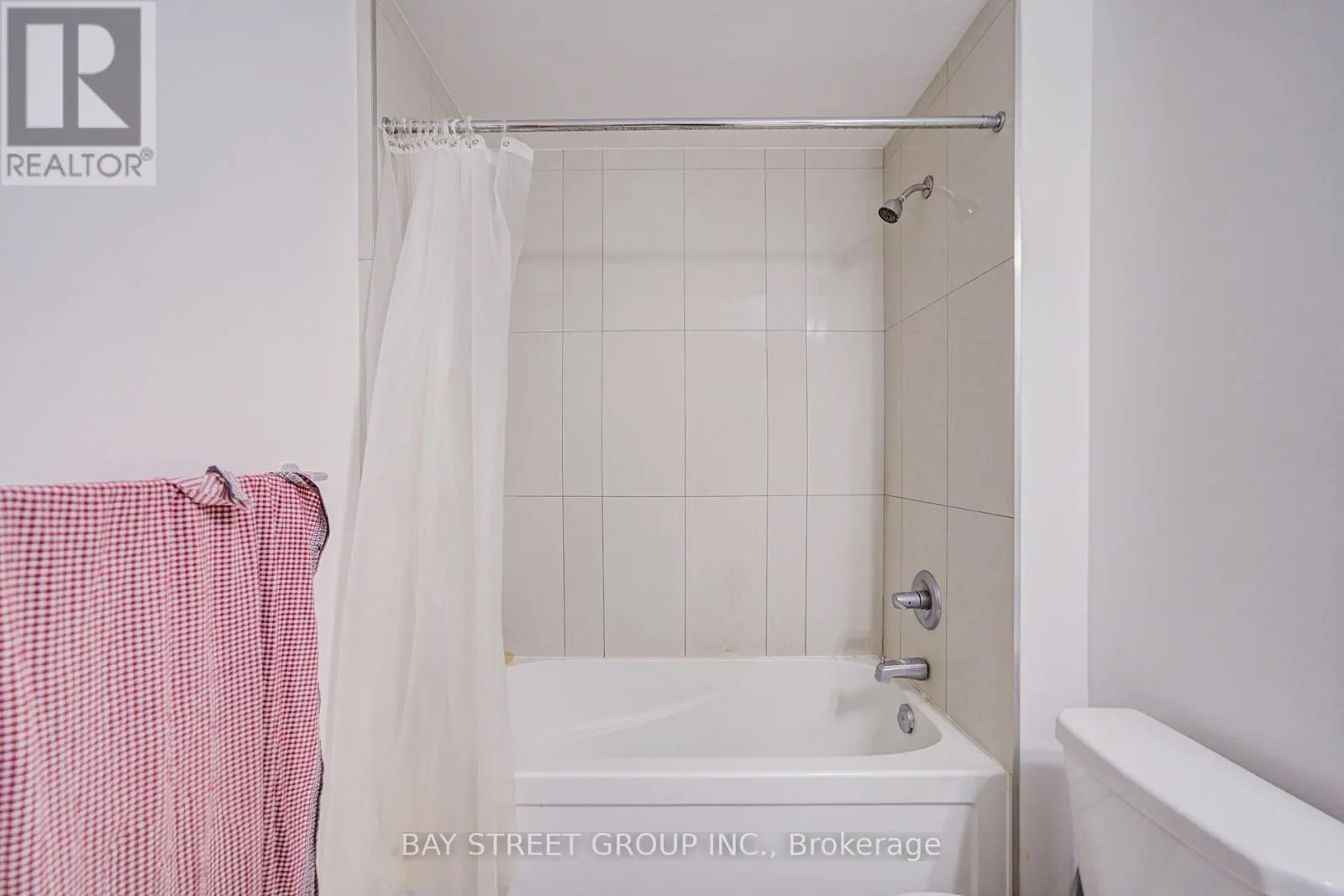 918 - 98 LILLIAN STREET