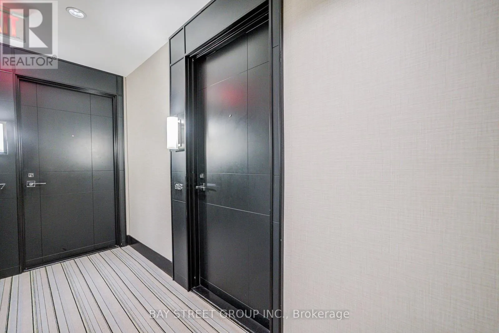 918 - 98 LILLIAN STREET