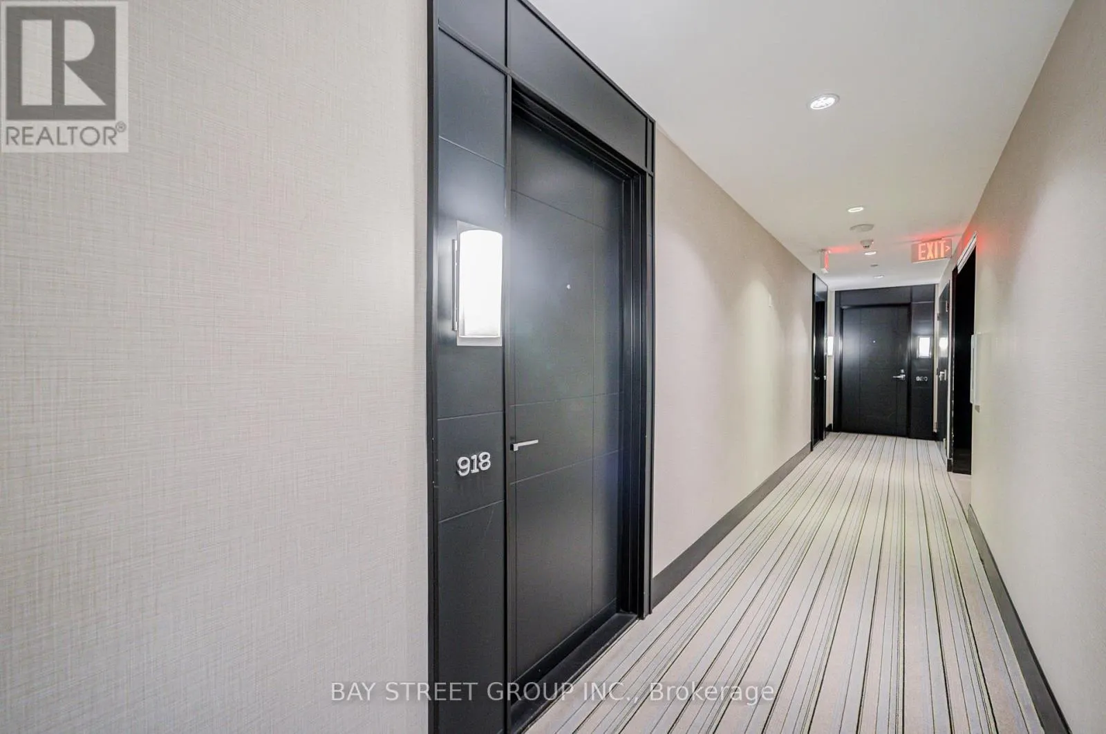 918 - 98 LILLIAN STREET
