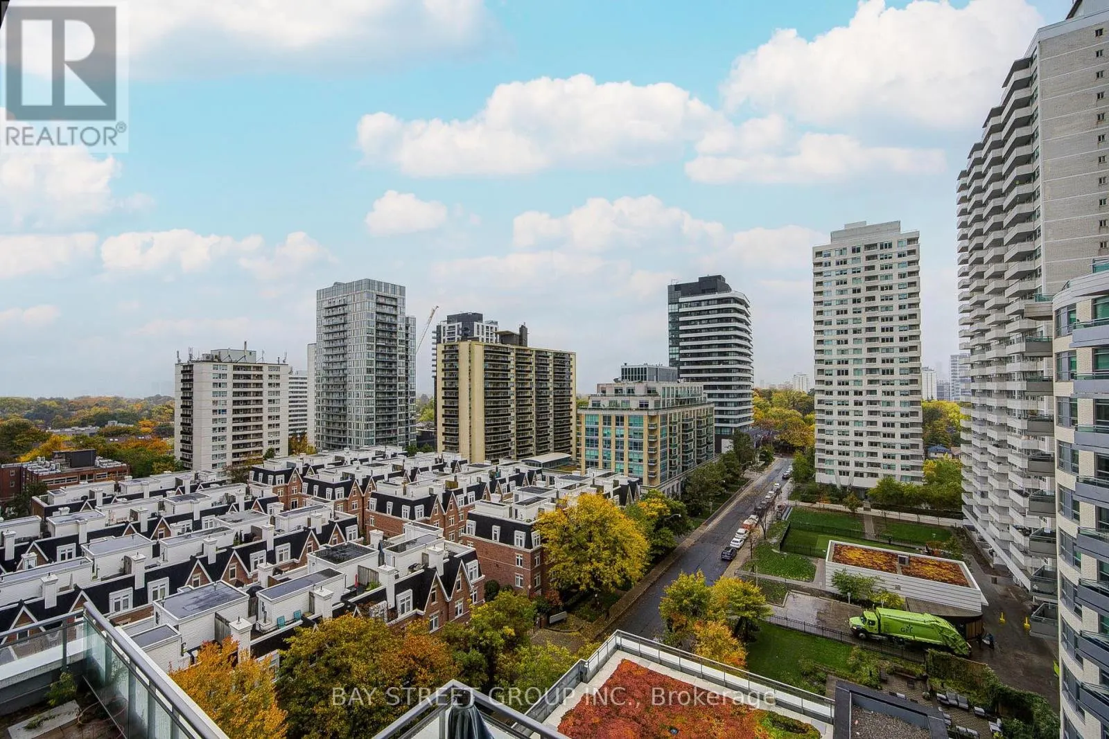 918 - 98 LILLIAN STREET