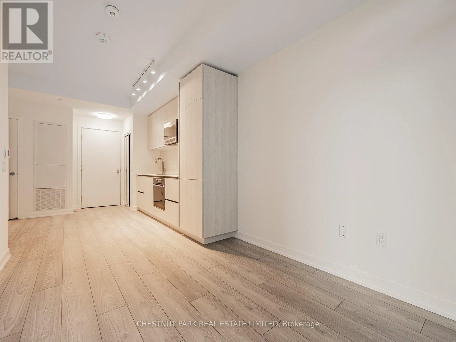 1006 S - 110 BROADWAY AVENUE