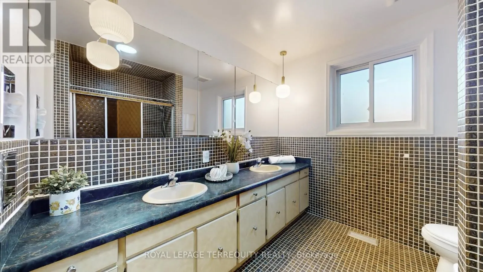 41 BEARDMORE CRESCENT