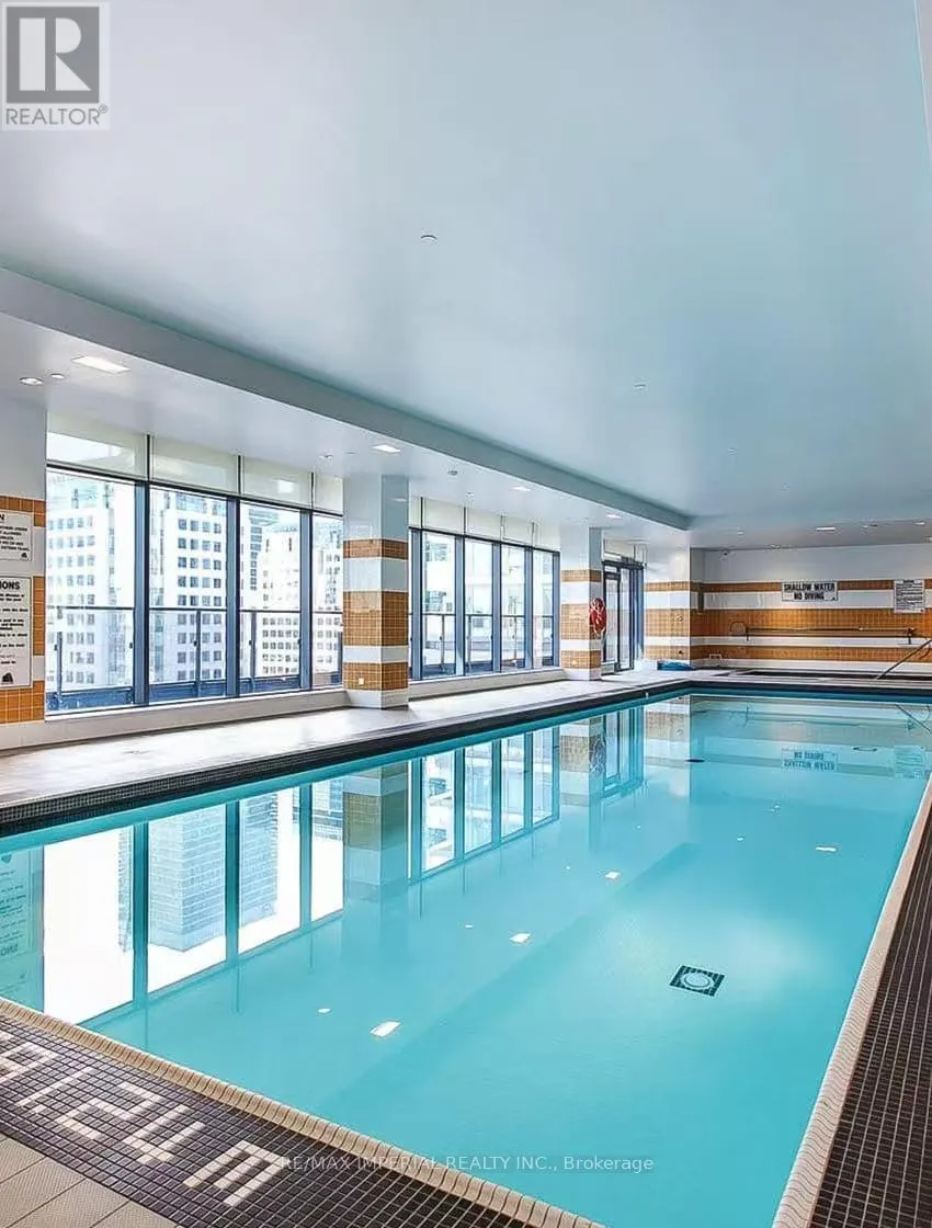 723 - 295 ADELAIDE STREET W