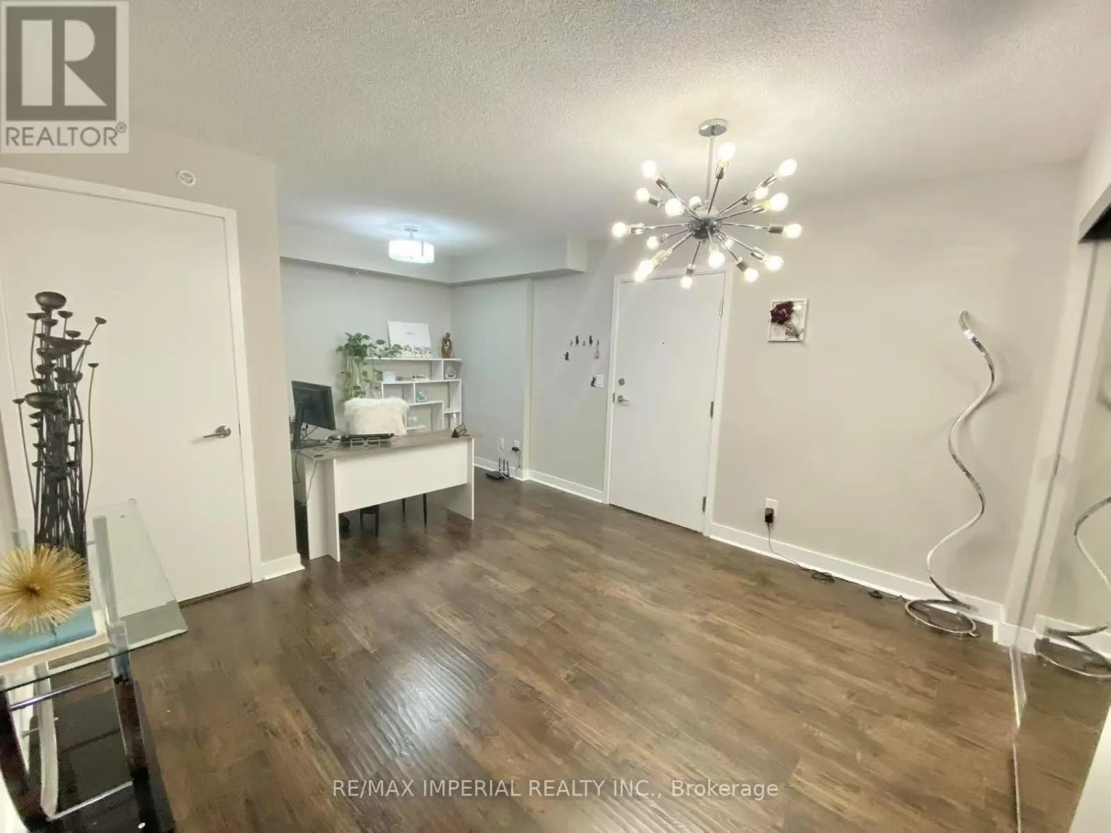 723 - 295 ADELAIDE STREET W