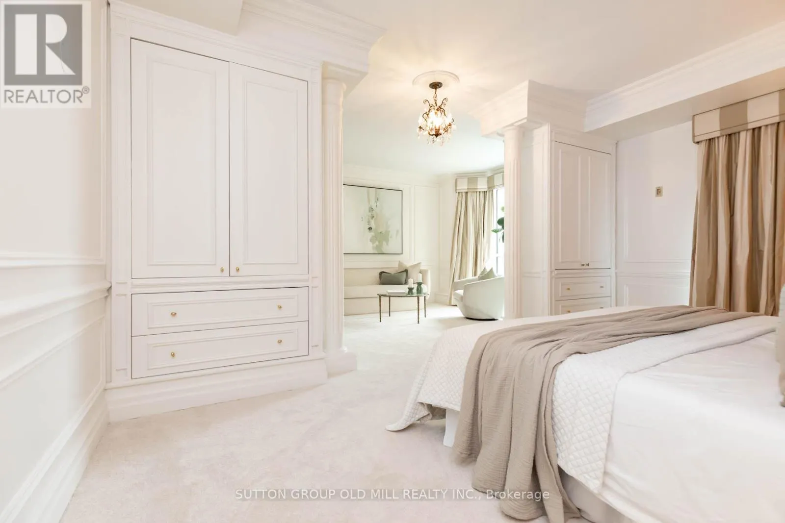 700 - 38 AVENUE ROAD