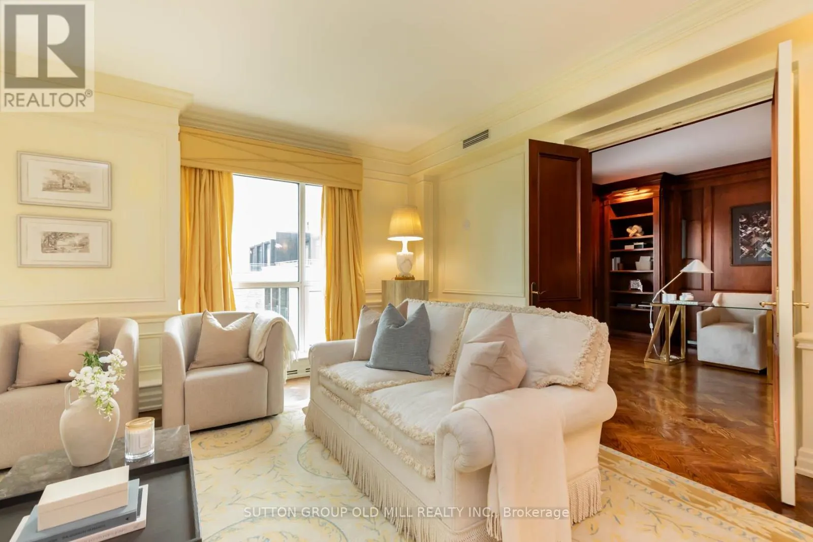 700 - 38 AVENUE ROAD