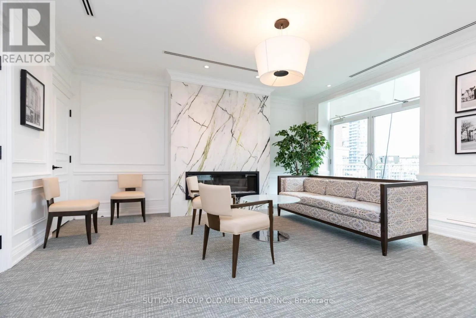 700 - 38 AVENUE ROAD