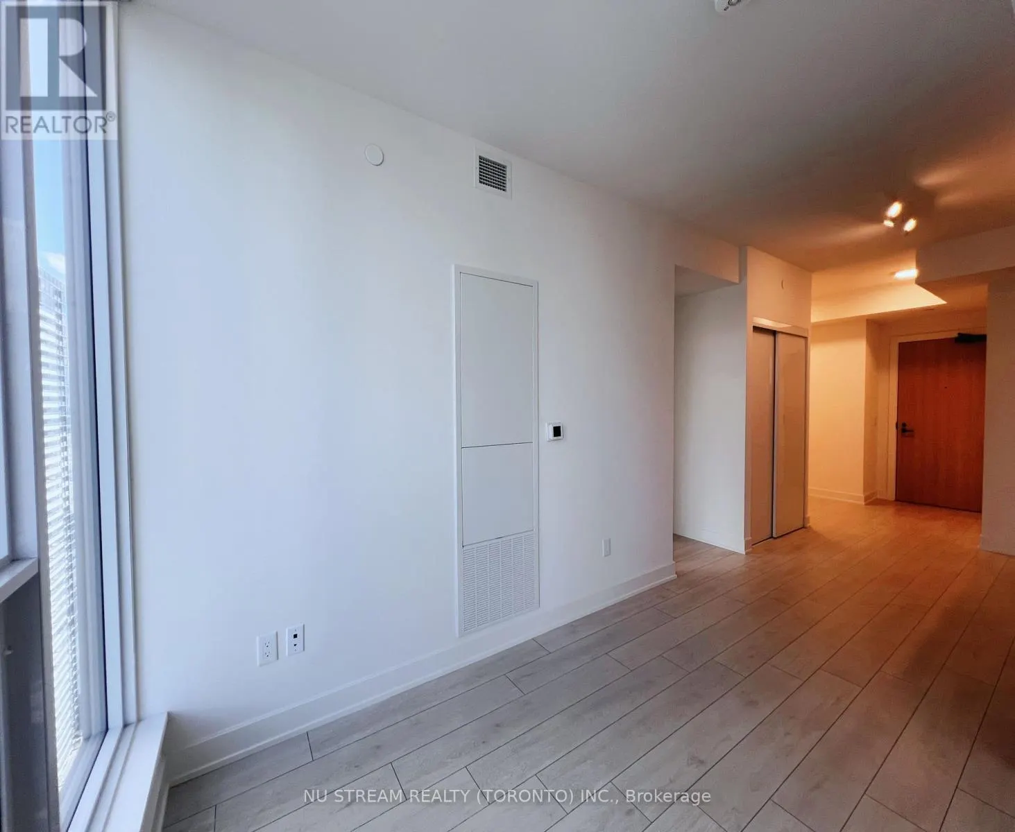 3115 - 35 MERCER STREET