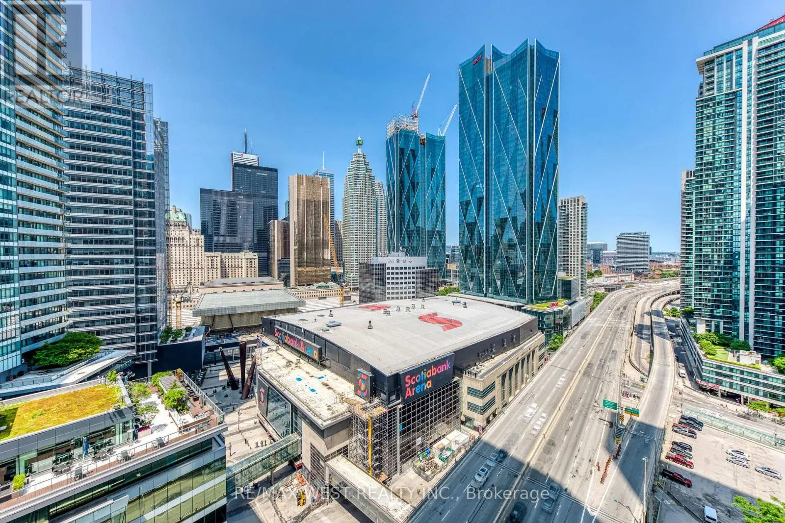 2004 - 100 HARBOUR STREET