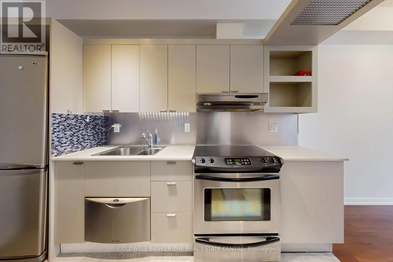 1118 - 111 ELIZABETH STREET