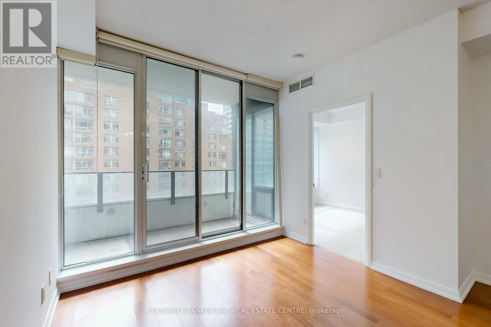 1118 - 111 ELIZABETH STREET