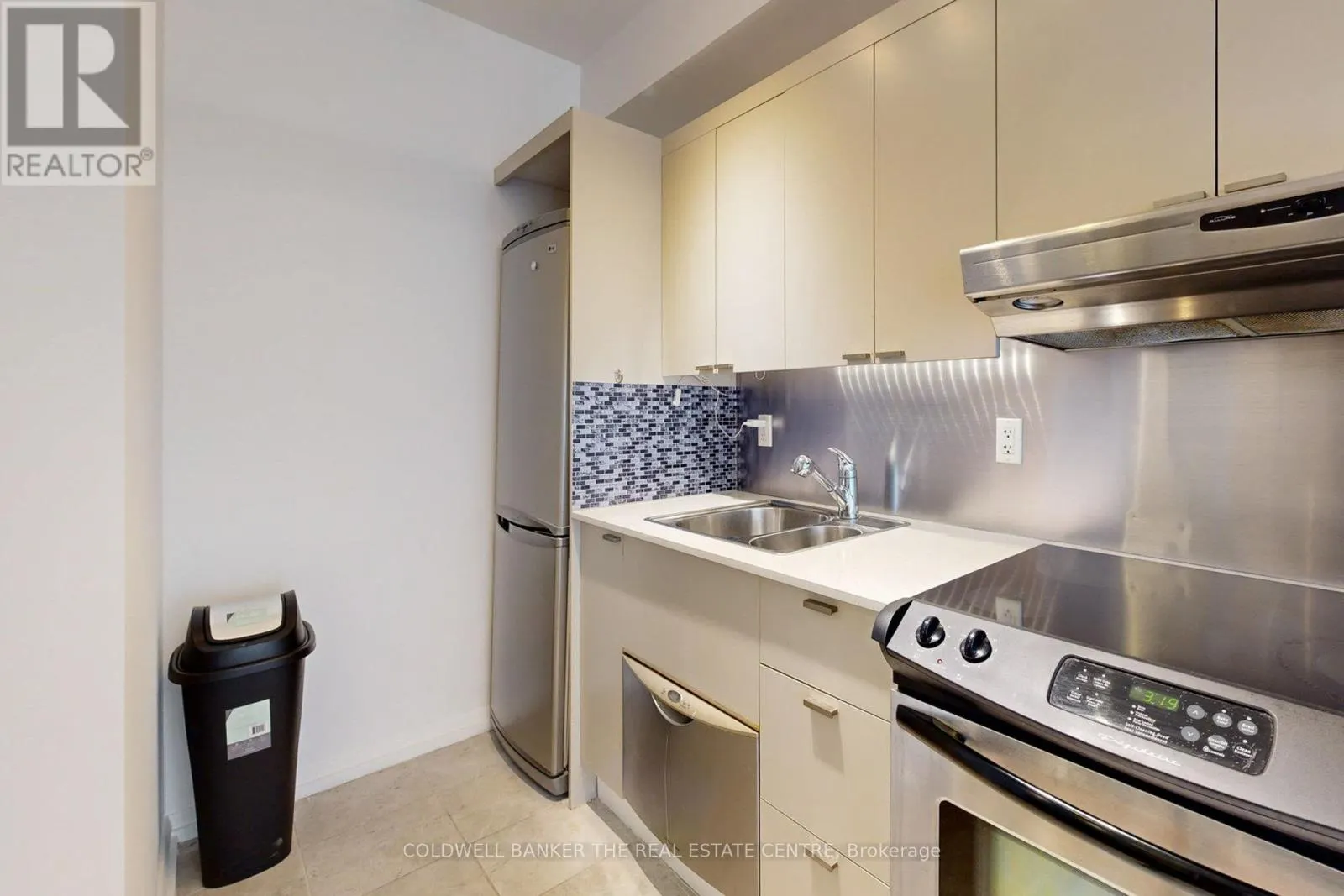 1118 - 111 ELIZABETH STREET