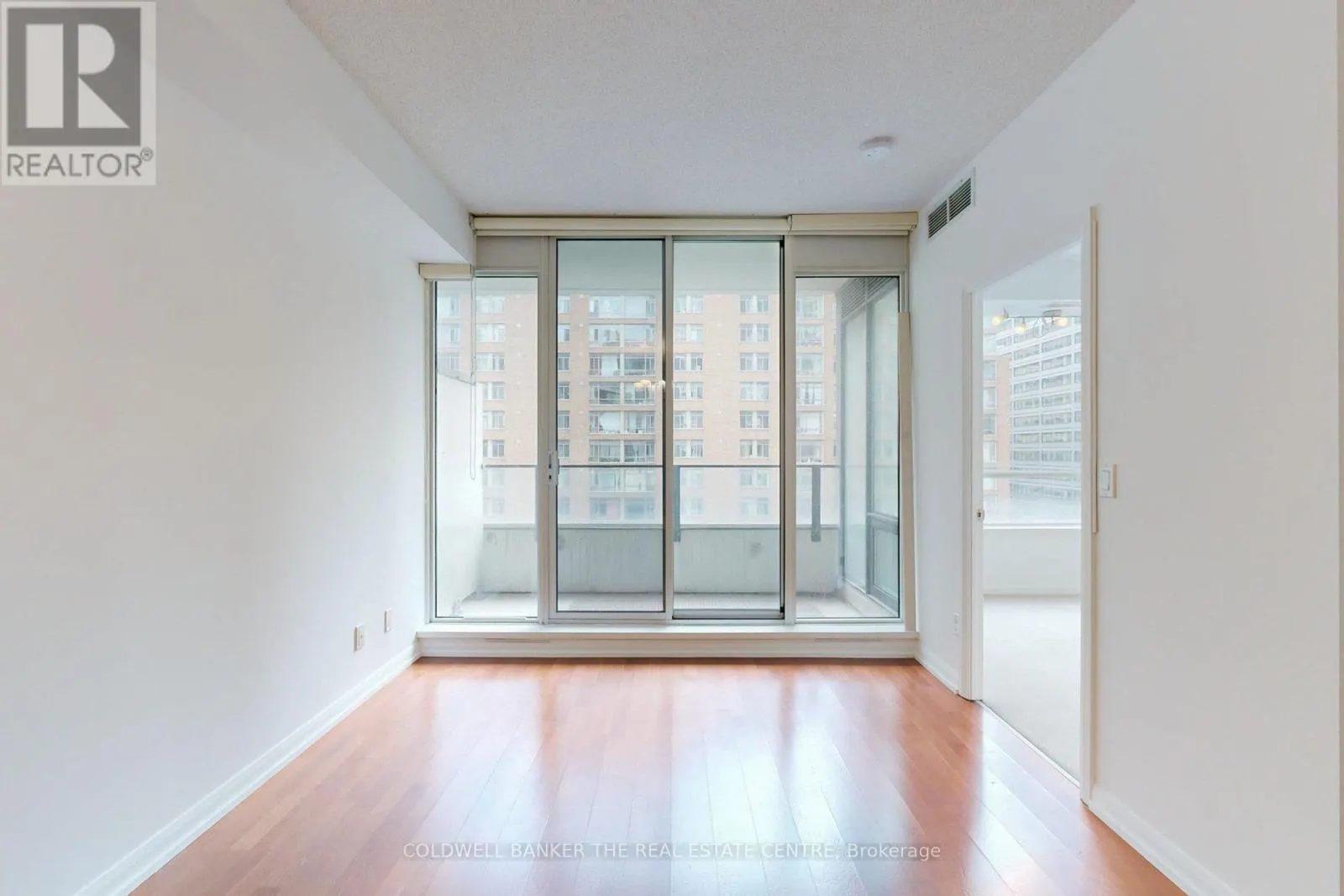 1118 - 111 ELIZABETH STREET