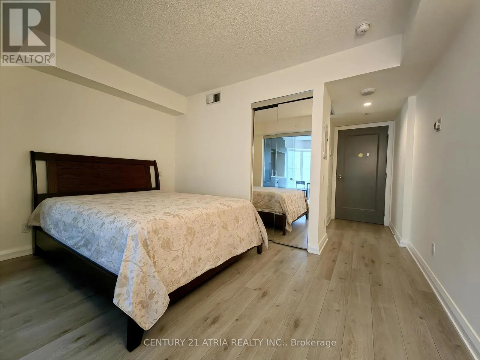 605 - 155 YORKVILLE AVENUE