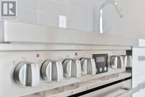 N1111 - 455 FRONT STREET E