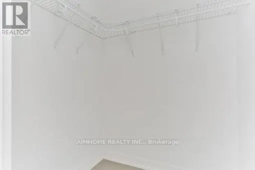 N1111 - 455 FRONT STREET E