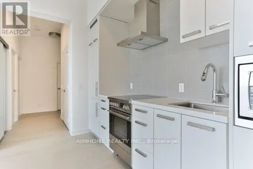 N1111 - 455 FRONT STREET E