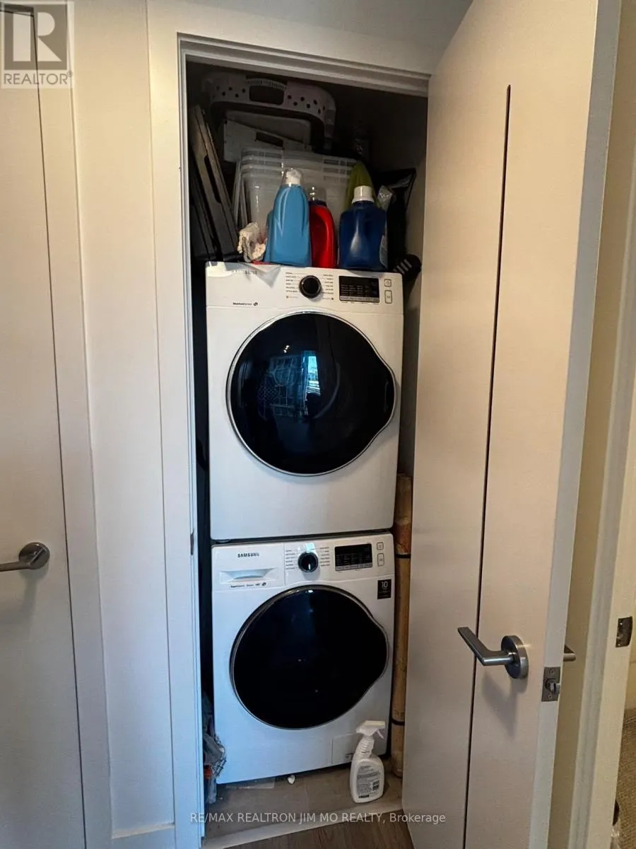 1008 - 357 KING STREET W