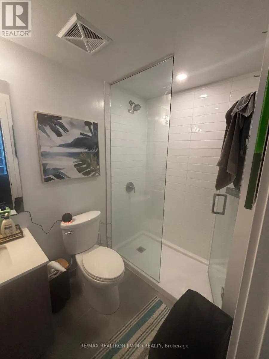 1008 - 357 KING STREET W