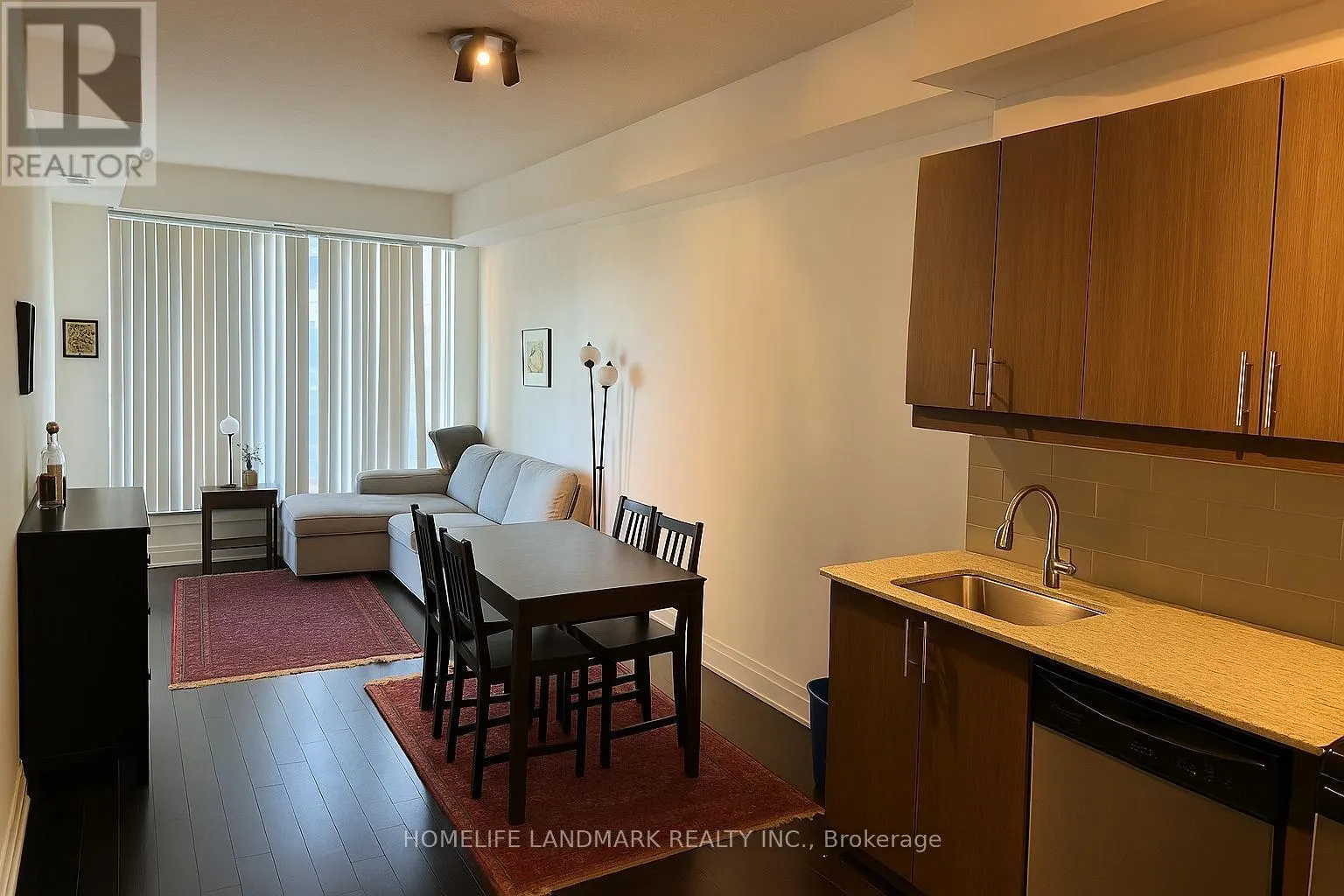 409 - 17 KENASTON GARDENS