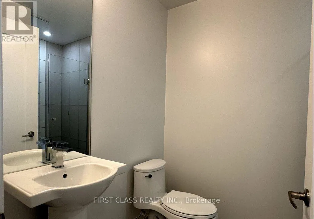 1803 E - 70 PRINCESS STREET