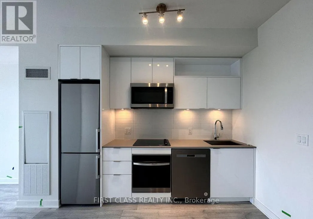 1803 E - 70 PRINCESS STREET