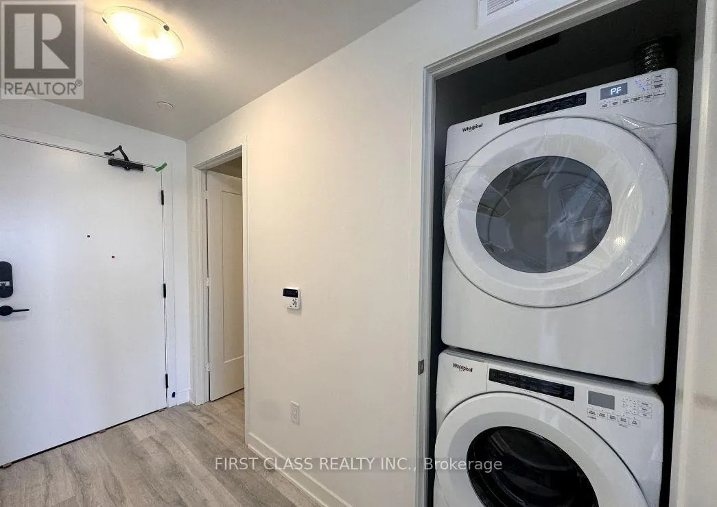 1803 E - 70 PRINCESS STREET