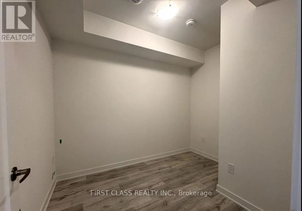 1803 E - 70 PRINCESS STREET