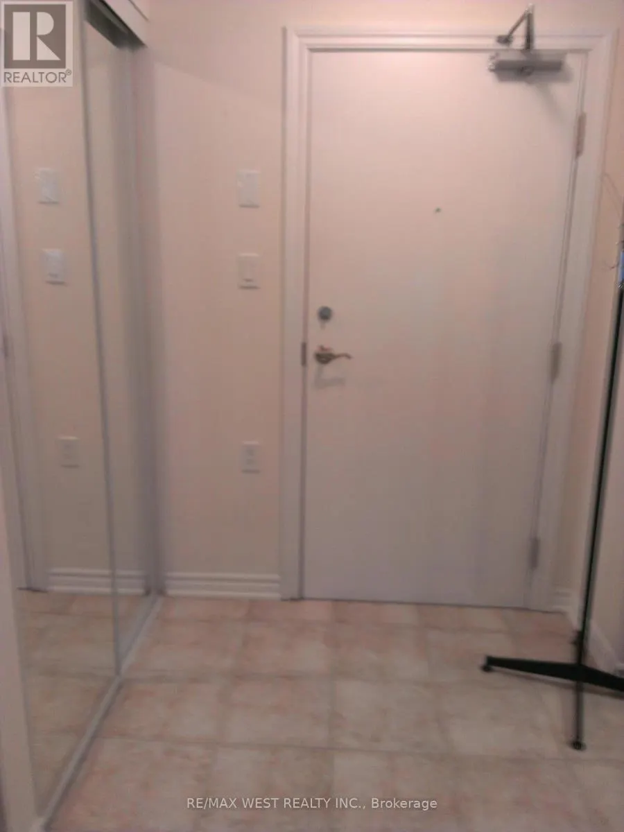 316 - 872 SHEPPARD AVENUE W