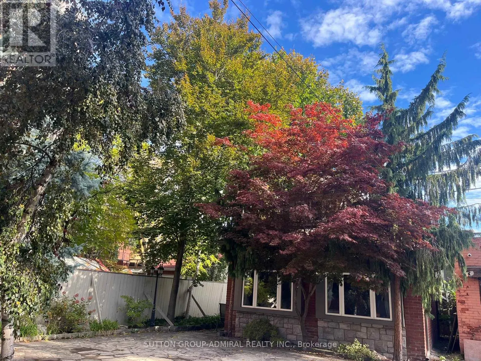 COACH HOUSE - 335 PALMERSTON BOULEVARD