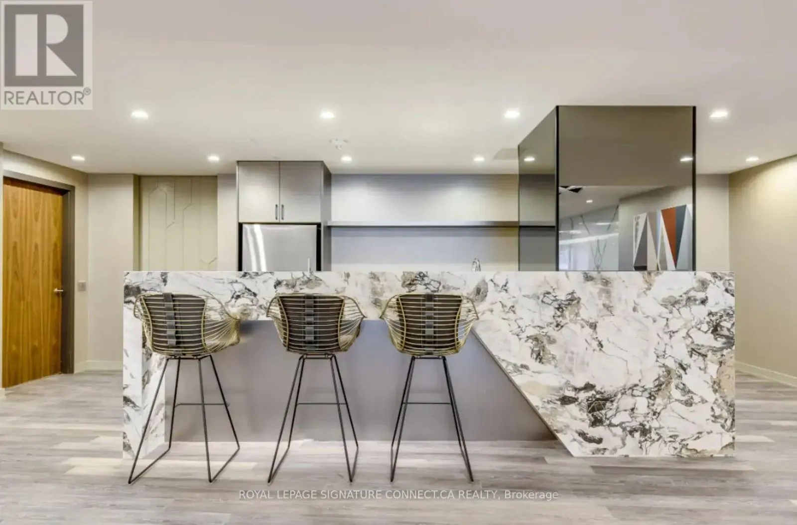 2006 - 28 FREELAND STREET