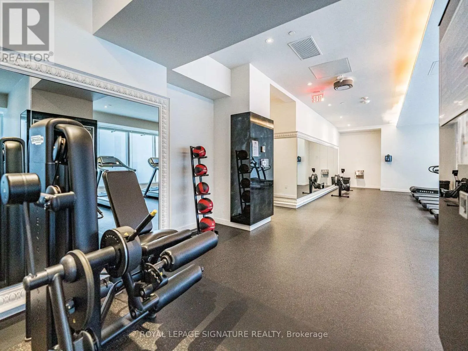 2107 - 197 YONGE STREET