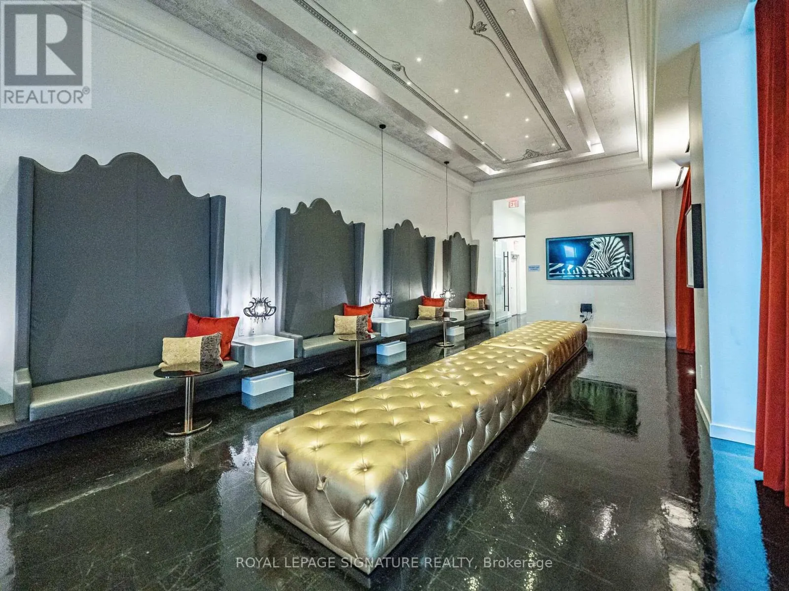 2107 - 197 YONGE STREET