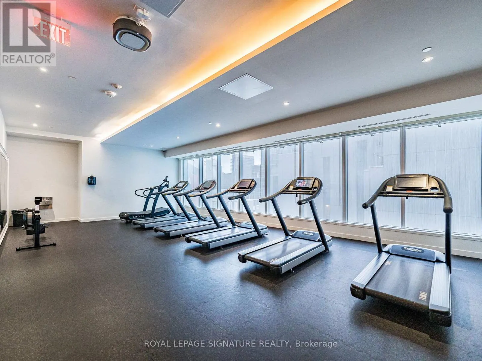 2107 - 197 YONGE STREET