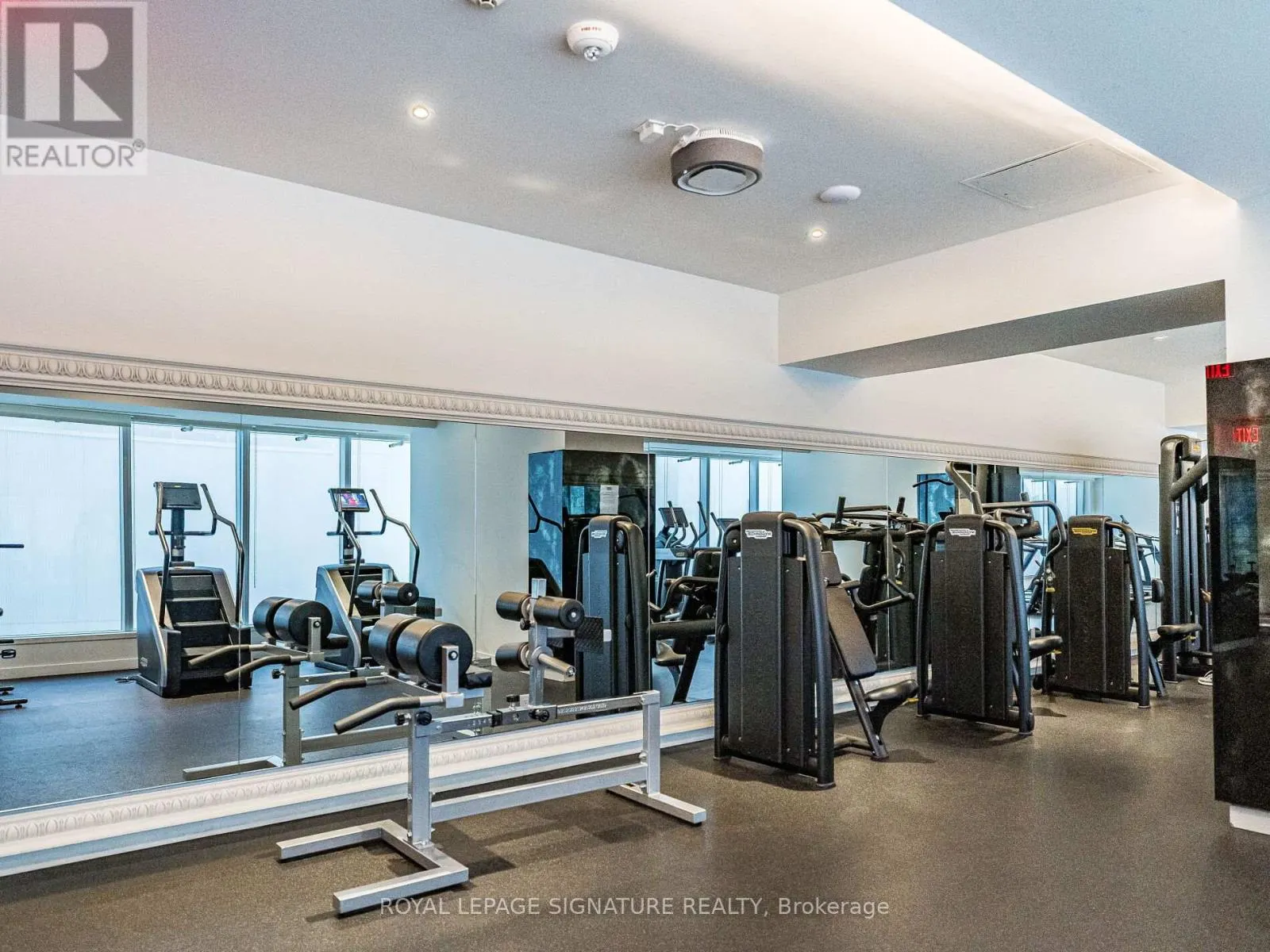 2107 - 197 YONGE STREET