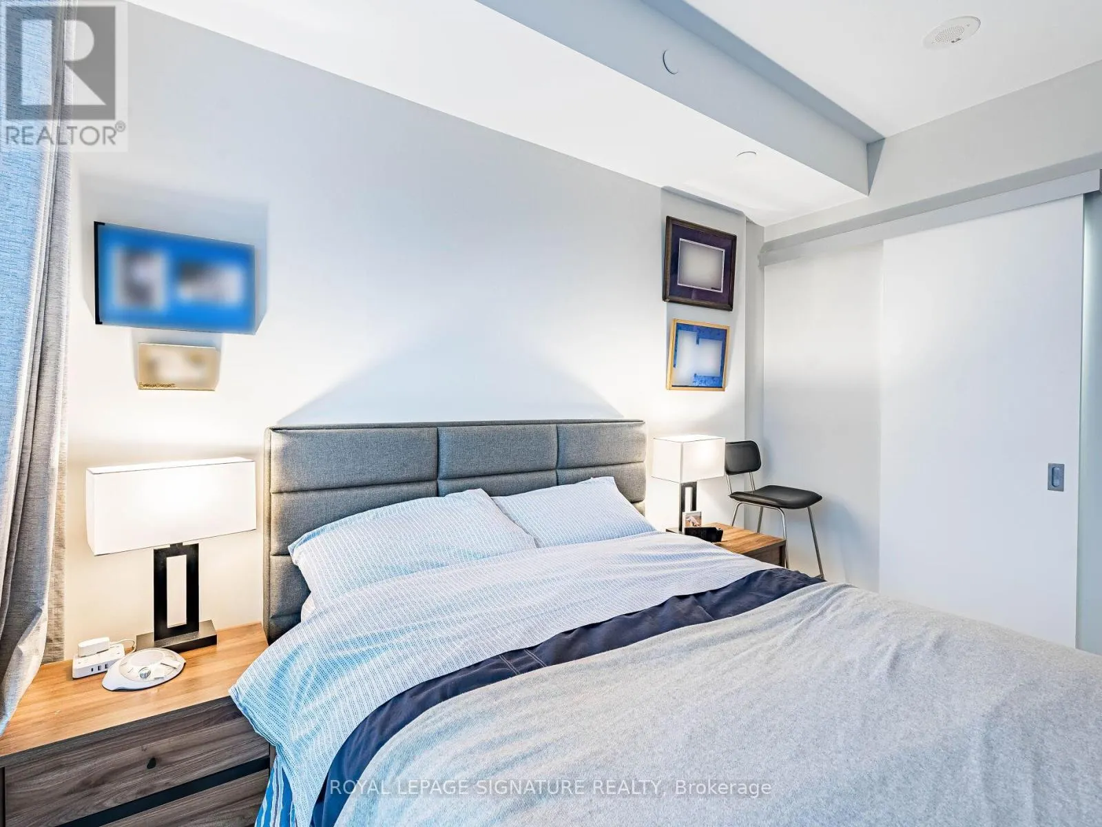 2107 - 197 YONGE STREET