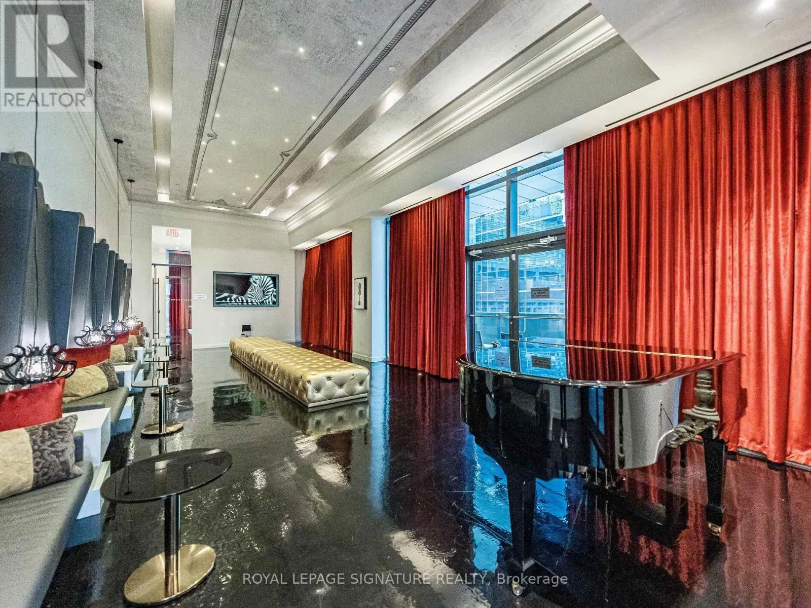 2107 - 197 YONGE STREET