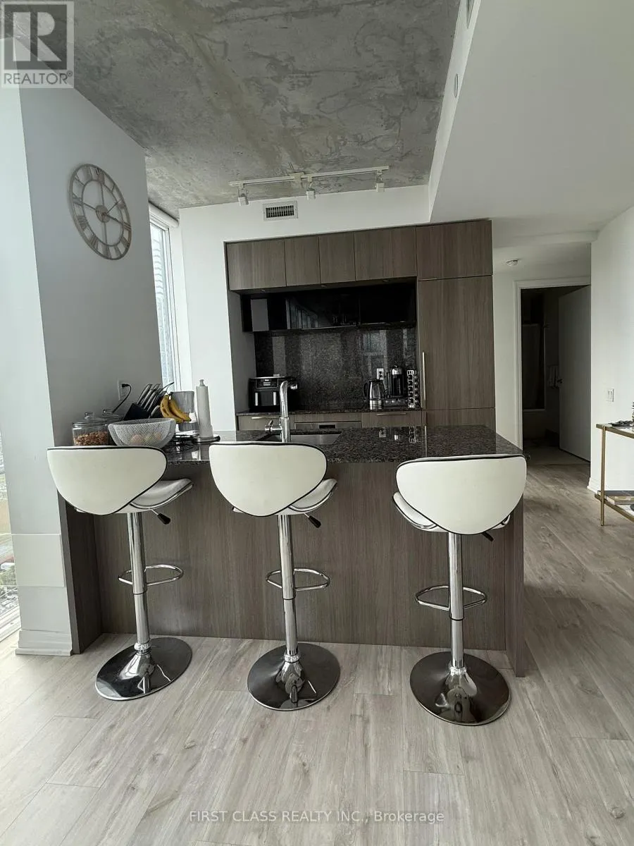 2105 - 88 BLUE JAYS WAY