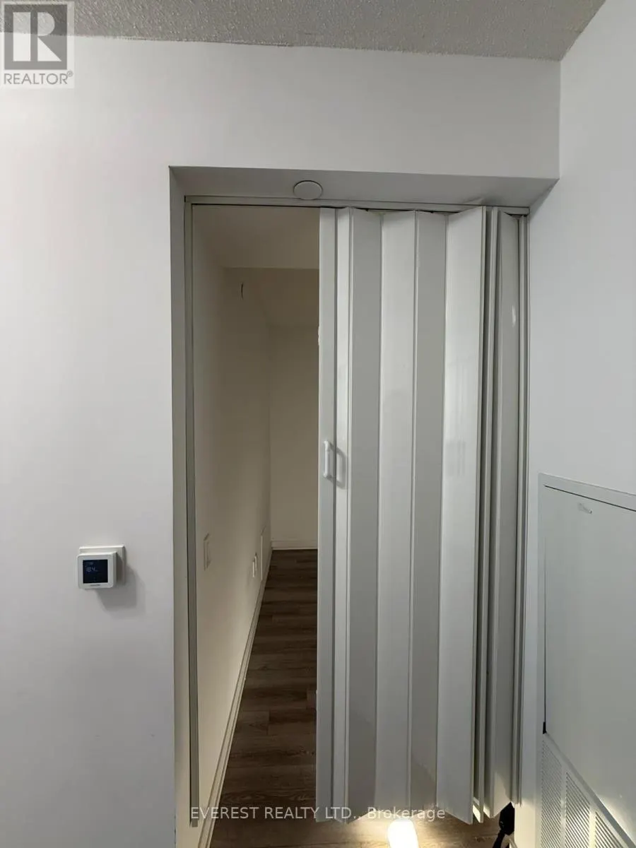 302 - 238 SIMCOE STREET