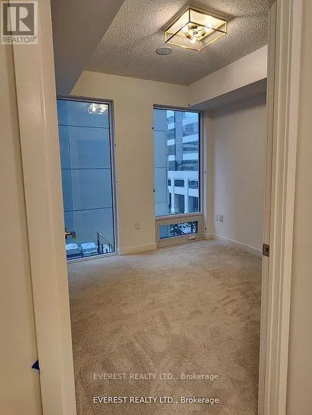 302 - 238 SIMCOE STREET