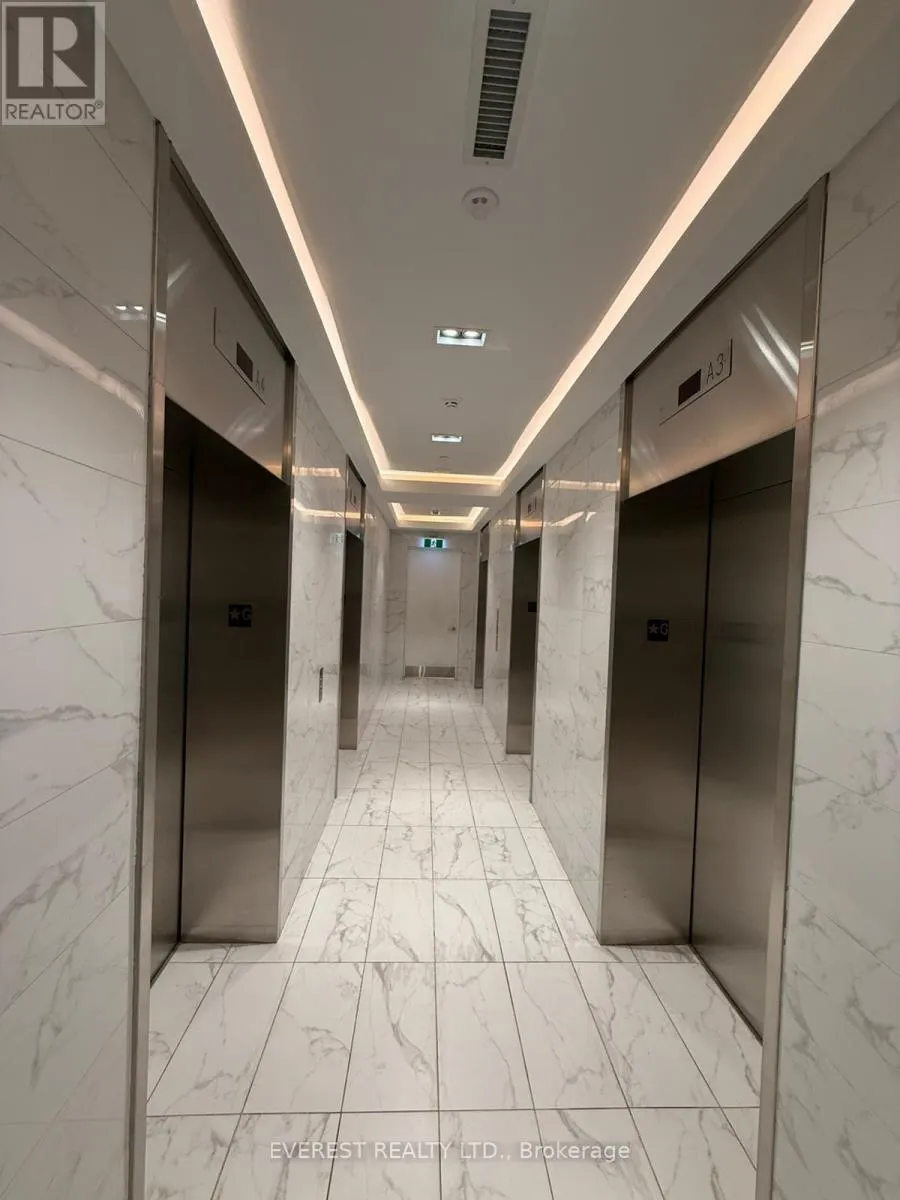 302 - 238 SIMCOE STREET