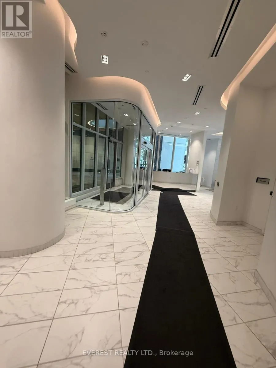 302 - 238 SIMCOE STREET