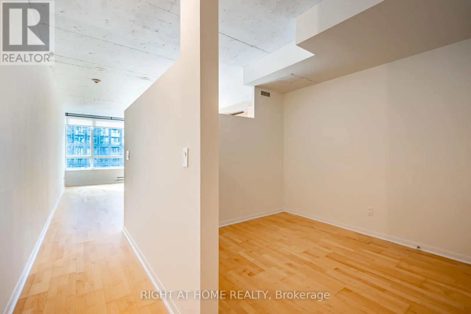 726 - 333 ADELAIDE STREET E