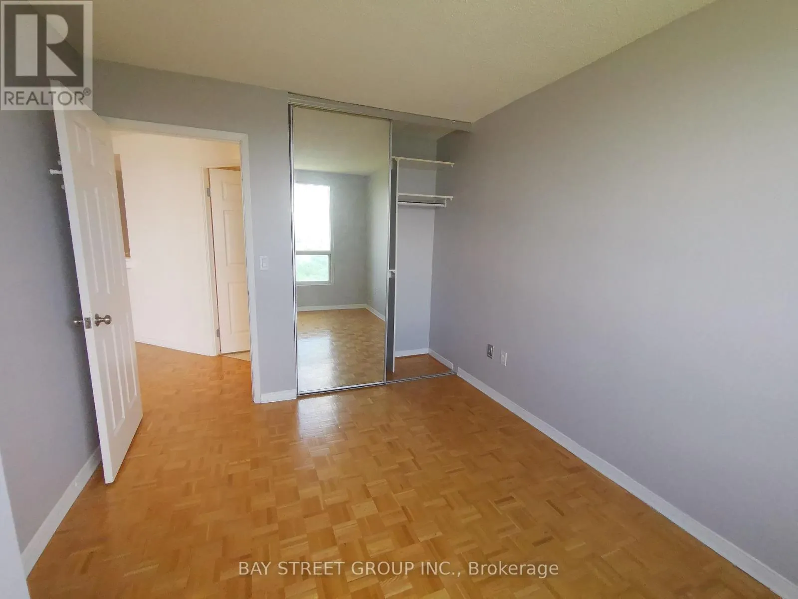 3710 - 7 CONCORDE PLACE