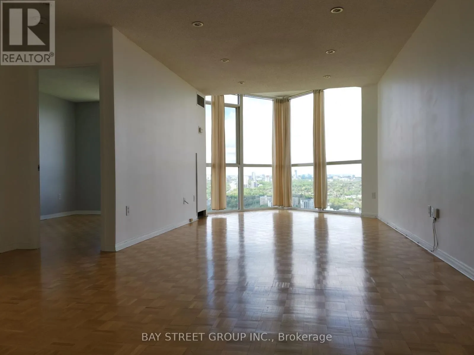 3710 - 7 CONCORDE PLACE