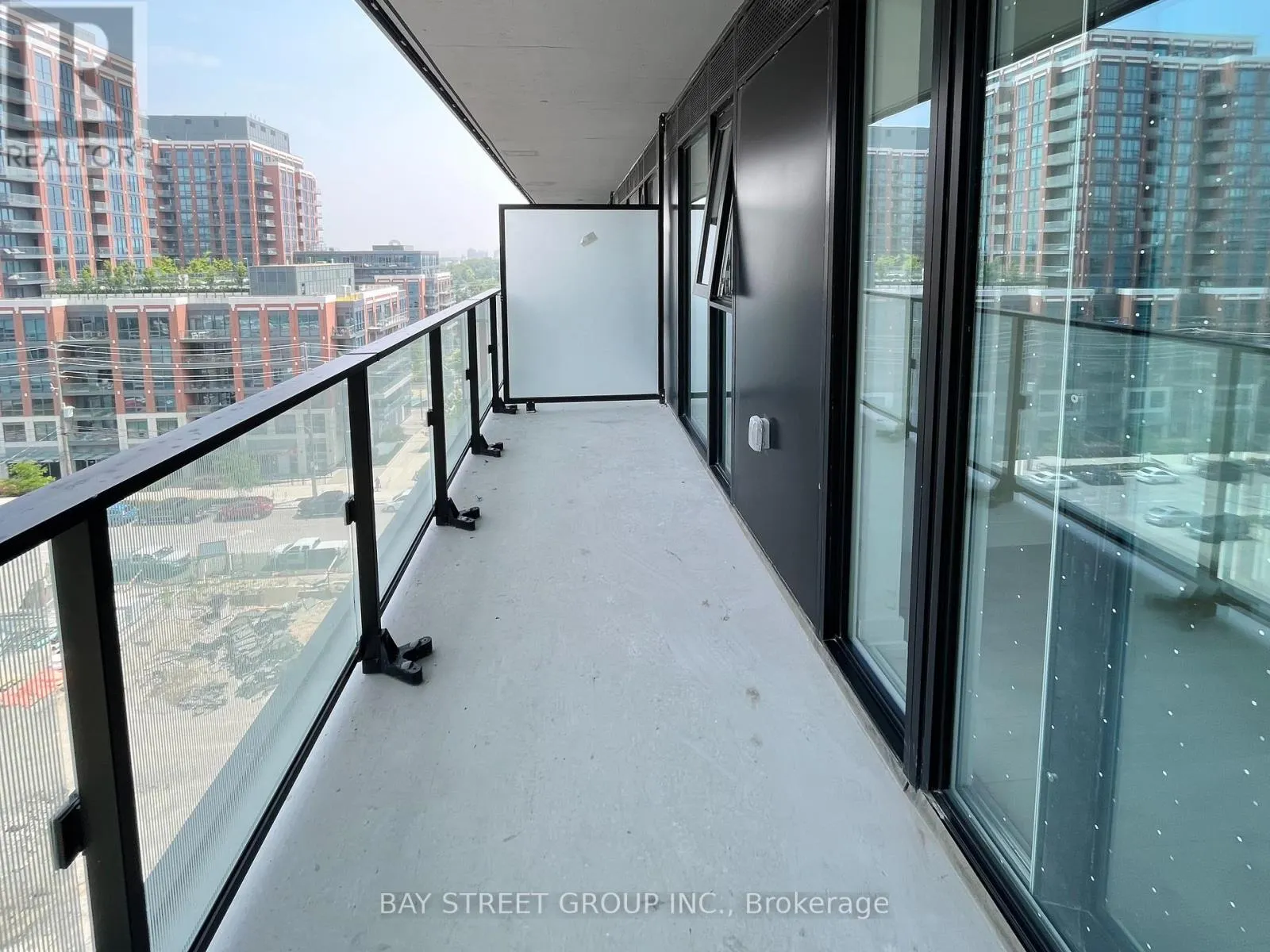 817 - 8 TIPPETT RD ROAD