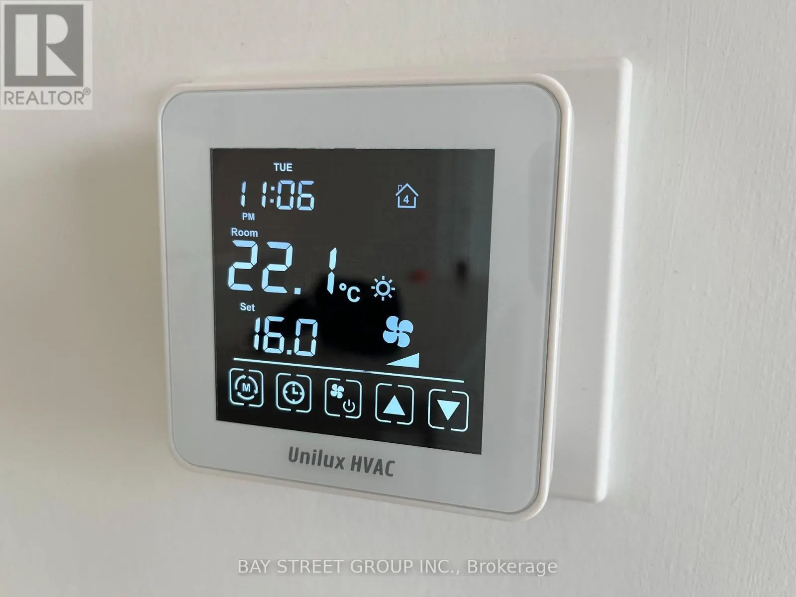 817 - 8 TIPPETT RD ROAD